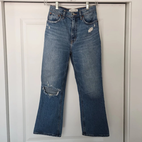 Abercrombie and Fitch Ultra High Rise Kick Flare Distressed Denim Jeans 24 / 00S - Picture 2 of 4